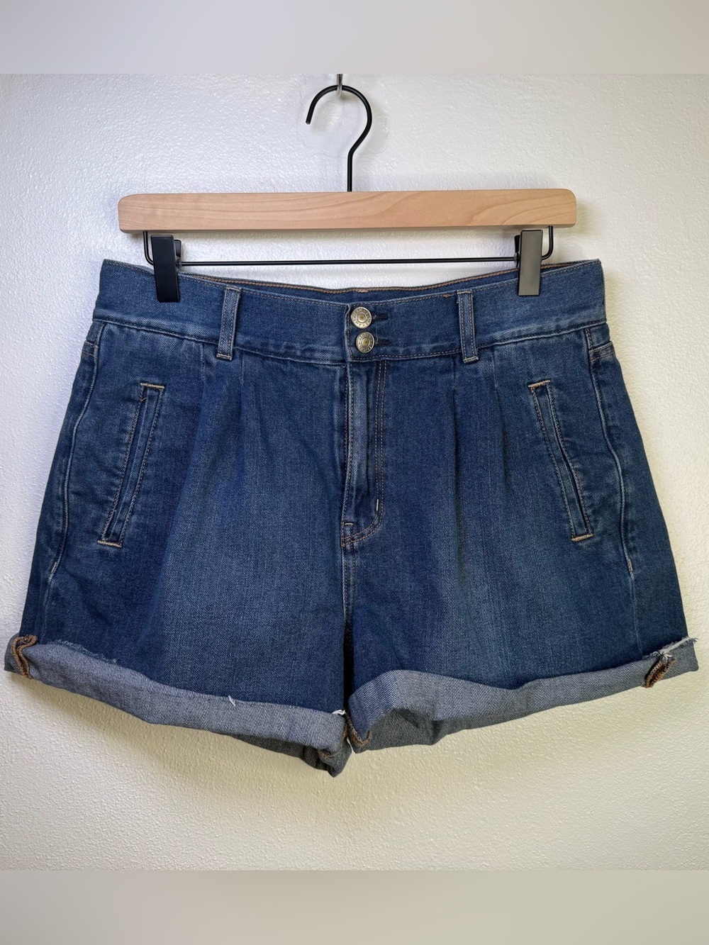 American Eagle Mom Shorts, Classic Dark Blue Denim with Rolled Hem Size 10 Boho - Picture 5 of 15
